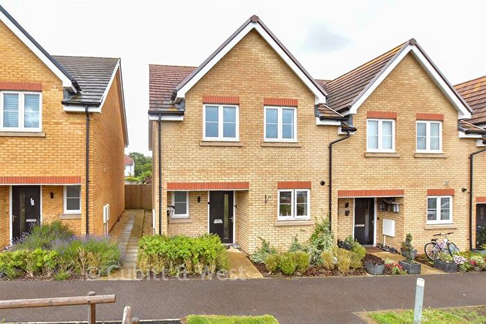 4 Bedroom End Of Terrace House For Sale In Corden Place, Codmore Hill, Pulborough, West Sussex, RH20
