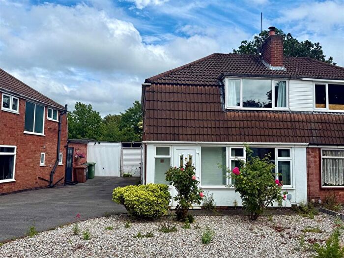 3 Bedroom Semi Detached House For Sale In Bronte Farm Road, Shirley, Solihull, B90
