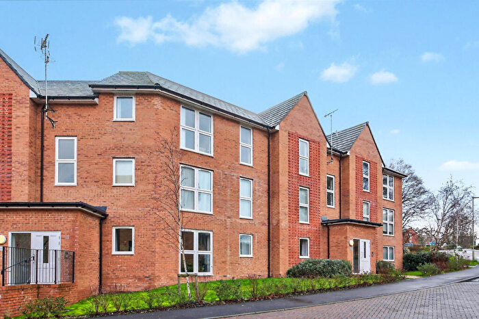 2 Bedroom Apartment For Sale In Condor Way, Basingstoke, RG24