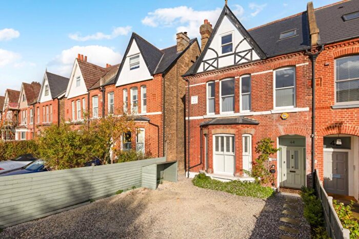 5 Bedroom Semi Detached House To Rent In Auckland Road London, SE19