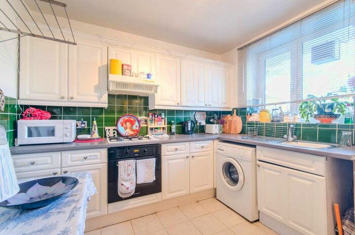 1 Bedroom Flat To Rent In Weydown Close, Southfields, London, SW19