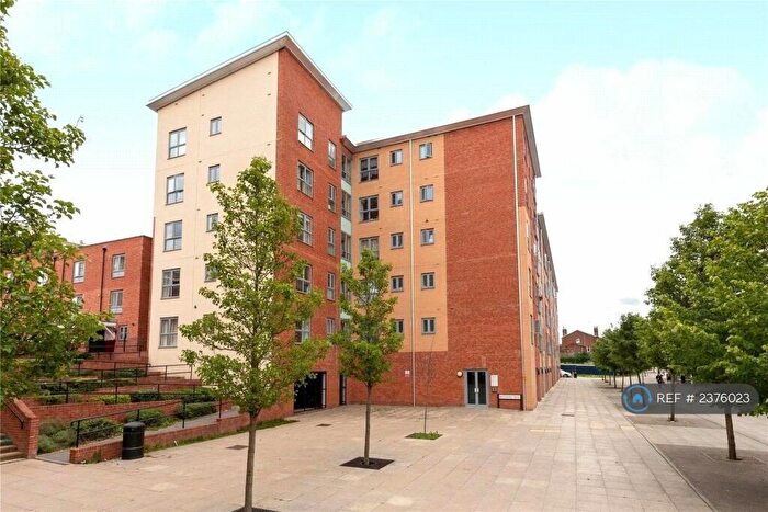 2 Bedroom Flat To Rent In Englefield House, Reading, RG30