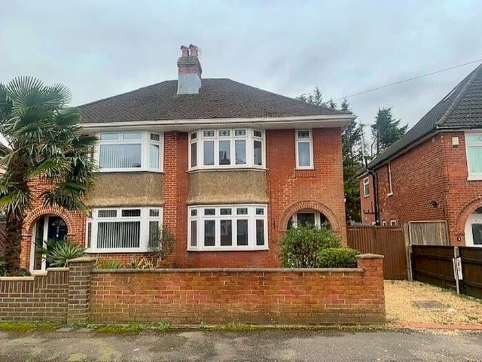 3 Bedroom Semi-Detached House To Rent In Creighton Road, Southampton, SO15