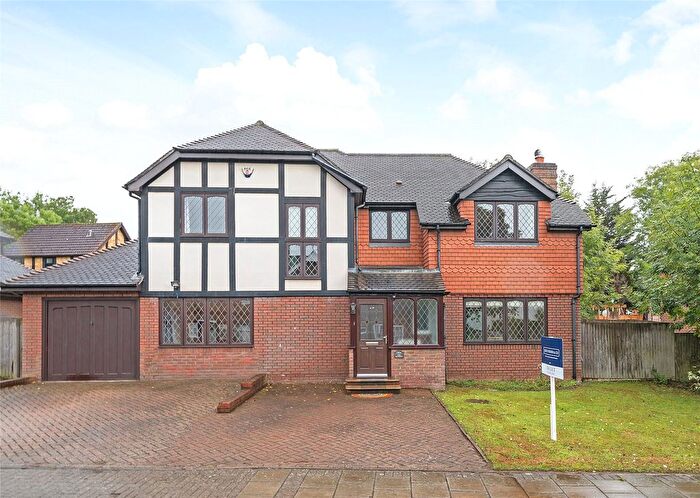 4 Bedroom Detached House For Sale In The Gardens, Beckenham, BR3