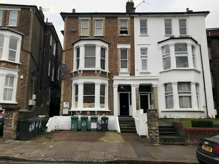 Studio To Rent In Fordwych Road, London NW2