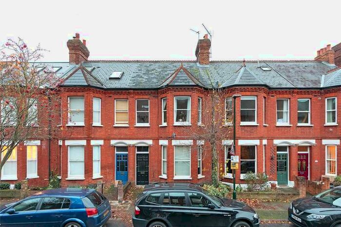 2 Bedroom Maisonette Flat To Rent In Salisbury Road, Richmond, TW9