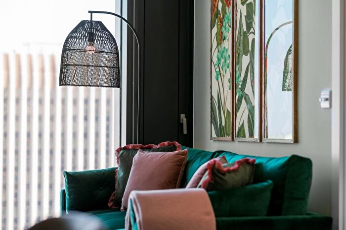 2 Bedroom Apartment To Rent In The Mercian Broad St Birmingham, B15