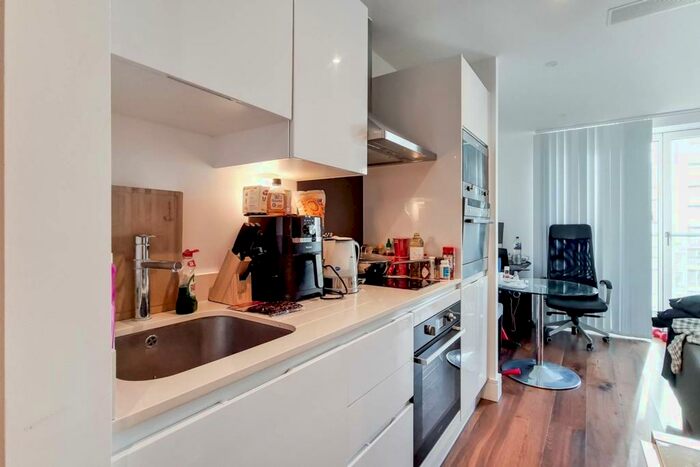 Studio To Rent In Duckman Tower, Canary Wharf, London, E14