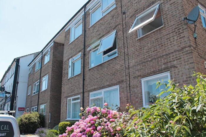 1 Bedroom Apartment To Rent In Brighton Road, Redhill, RH1