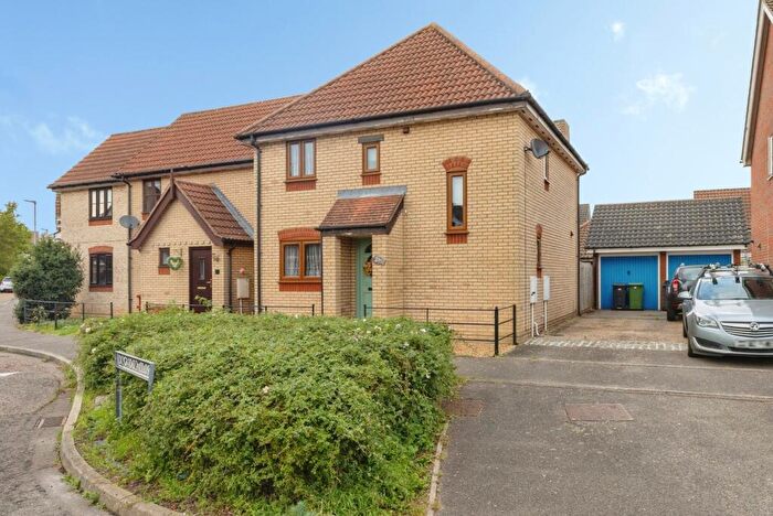 3 Bedroom Semi Detached House For Sale In Bramble Way, Wymondham, Norfolk, NR18