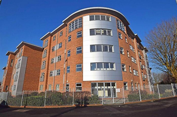 2 Bedroom Flat To Rent In Windsor House, Mauldeth Road West, Chorlton, M21