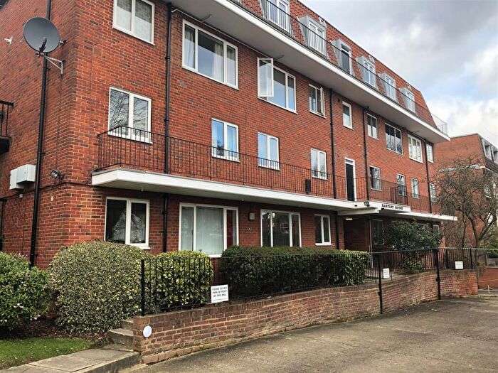 Studio To Rent In Hartley House, Ballards Lane, Finchley, N3