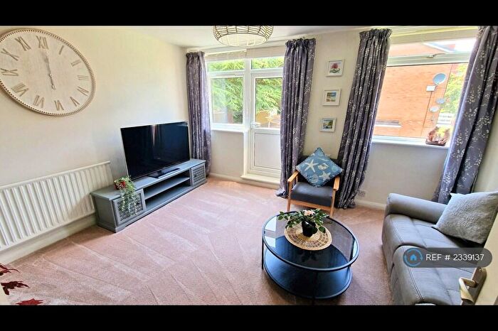 2 Bedroom Flat To Rent In Lyndwood Court, Leicester, LE2