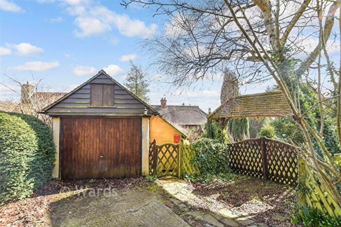 2 Bedroom Bungalow For Sale In Pilgrims Lane, Chilham, Canterbury, Kent, CT4