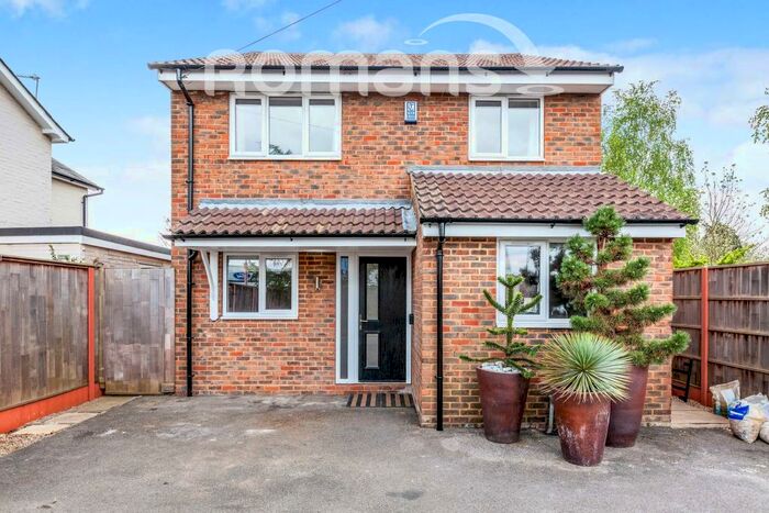 3 Bedroom Detached House To Rent In Windsor Road, SL6