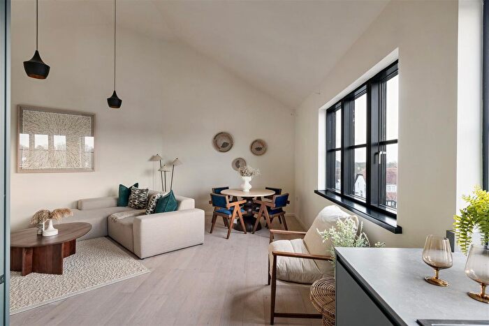 2 Bedroom Flat To Rent In Harley Court, Wanstead, E11