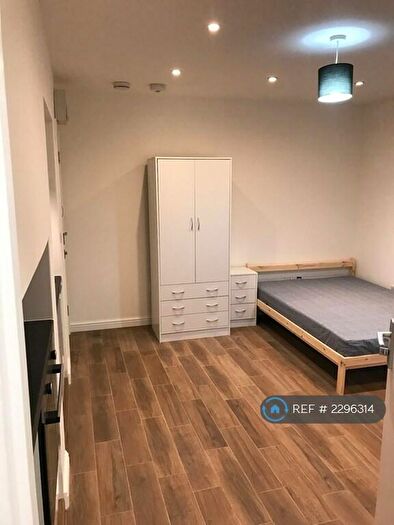 1 Bedroom Flat To Rent In Colindale Avenue, London, NW9