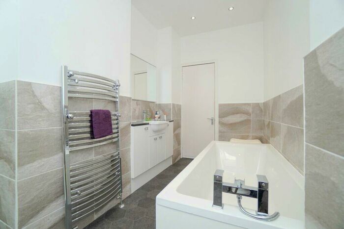 2 Bedroom Detached Bungalow For Sale In Maxwell Street, High Dalmuir, G81