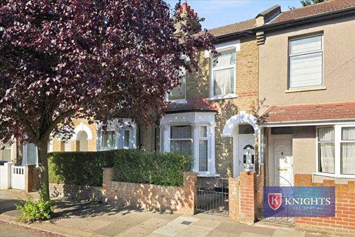 2 Bedroom House For Sale In Felixstowe Road, London, N9