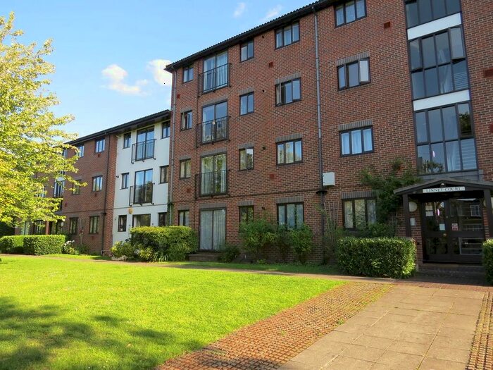 2 Bedroom Flat To Rent In Chepstow Road, Croydon, Surrey, CR0