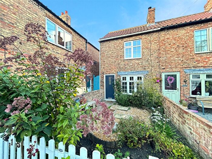 2 Bedroom End Of Terrace House For Sale In Main Street, Bubwith, Selby, YO8