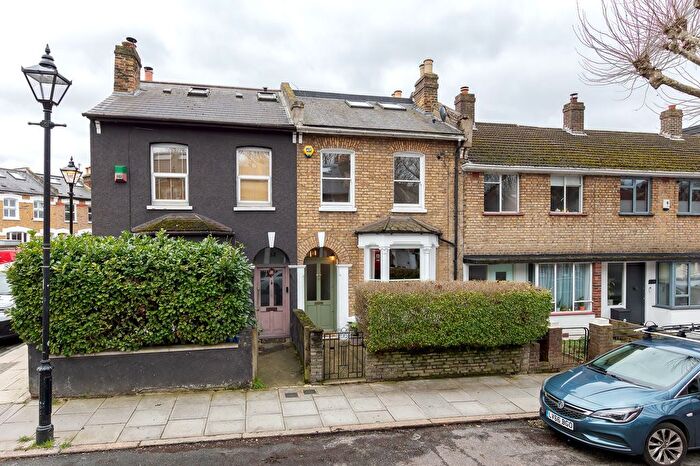 4 Bedroom Terraced House For Sale In Kimberley Avenue, London, SE15