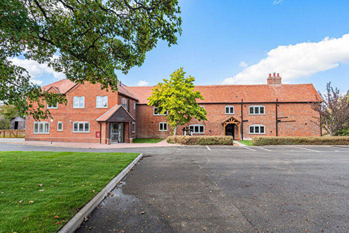 2 Bedroom Apartment For Sale In Kingswell Court, Harwell, OX11