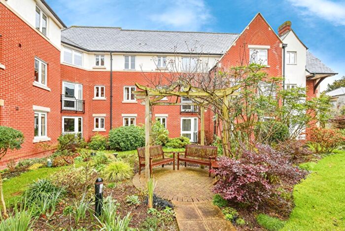 1 Bedroom Flat For Sale In Magdalene Street, Glastonbury, Somerset, BA6