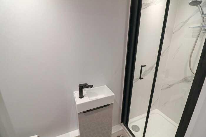 1 Bedroom Flat To Rent In St Marys Road, Glossop, SK13