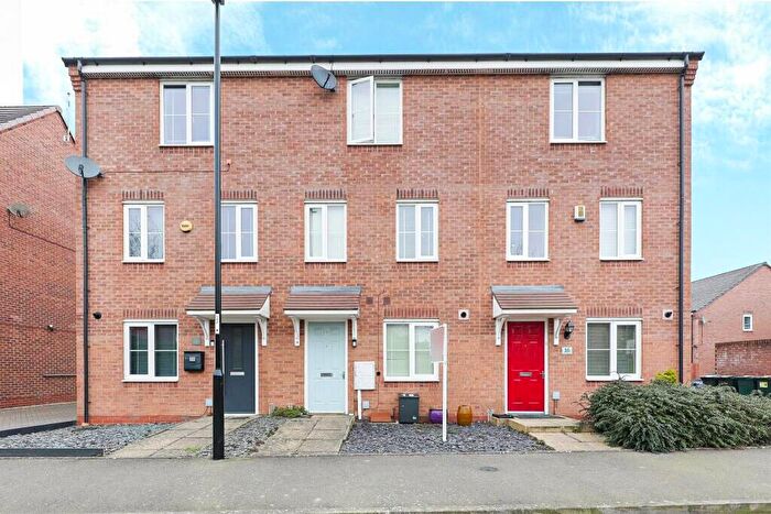4 Bedroom Terraced House For Sale In Summerhill Lane, Bannerbrook Park, Coventry, CV4