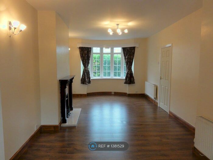 3 Bedroom Semi-Detached House To Rent In Castleton Avenue, Manchester, M32