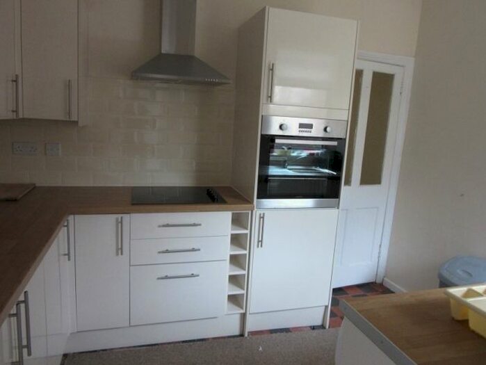 2 Bedroom Property To Rent In Ground Floor Flat, Bryn Y Mor Crescent, Uplands, Swansea. 4Qh. SA1