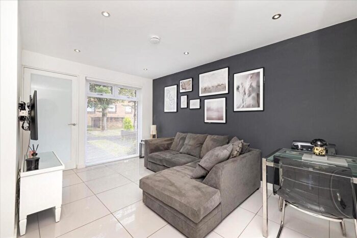 1 Bedroom End Of Terrace House For Sale In Hutchison Crossway, Edinburgh, EH14