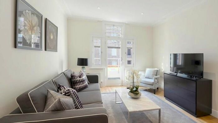 3 Bedroom Flat To Rent In Hamlet Gardens, Ravenscourt Park, London, W6