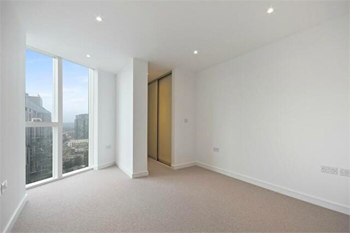 1 Bedroom Apartment To Rent In Pinnacle Apartments, Saffron Central Square, Croydon, CR0