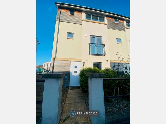 3 Bedroom End Of Terrace House To Rent In Newfoundland Way, Portishead, BS20
