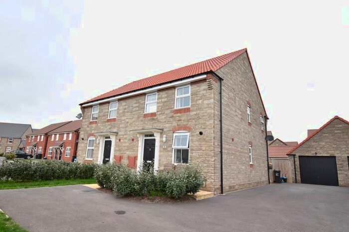 3 Bedroom Property To Rent In Cornflower Close, Somerton, TA11