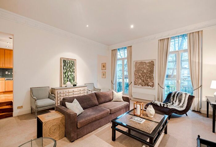 2 Bedroom Flat To Rent In Bryanston Square, Marylebone, London, W1H