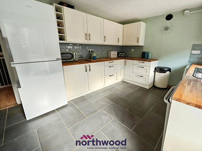 3 Bedroom Semi-Detached House For Sale In Moorland Way, Exeter, EX4