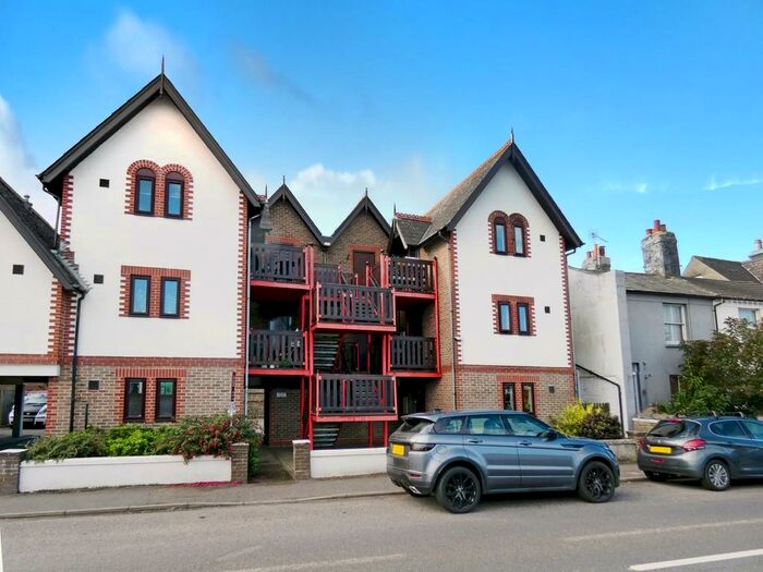 1 Bedroom Flat To Rent In Terminus Road, Littlehampton, BN17