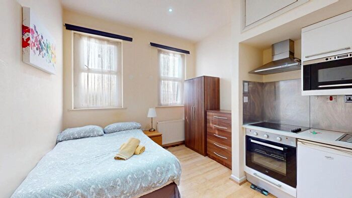 Studio To Rent In Brondesbury Park, London, NW6
