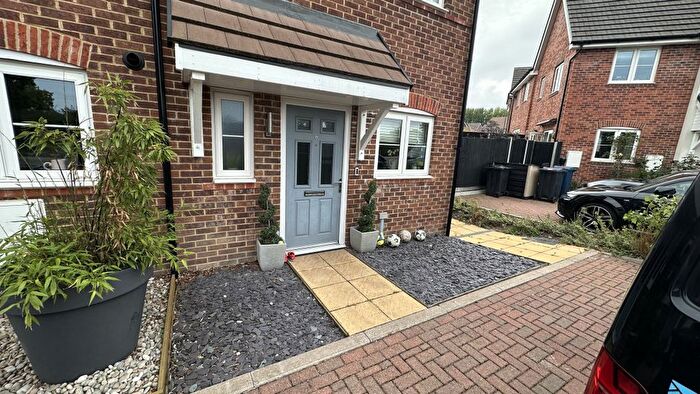 2 Bedroom End Terrace House For Sale In Little Acres Place, Farnham, GU9