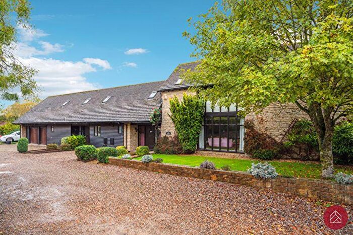 5 Bedroom Detached House For Sale In Windmill Barn, Yarnton, OX5