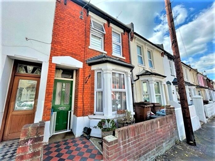 3 Bedroom Terraced House To Rent In Hayward Avenue, Rochester, ME2
