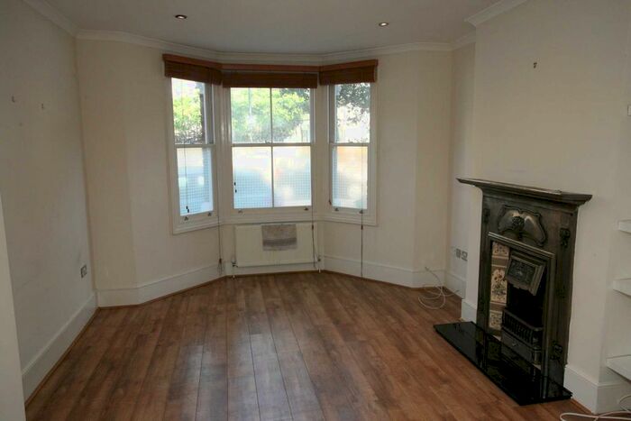 1 Bedroom Flat To Rent In Harmsworth Street, London, SE17