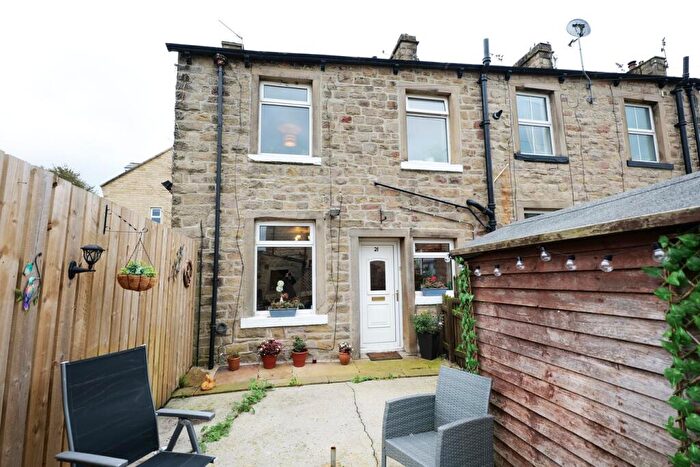 1 Bedroom Cottage For Sale In East Hill Street, Barnoldswick, BB18