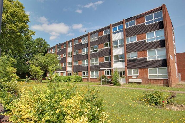 1 Bedroom Flat To Rent In Chase Side, London, N14