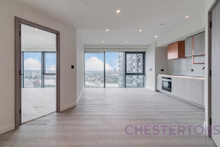 2 Bedroom Flat To Rent In The Aspen, Marsh Wall, Millwall, E14