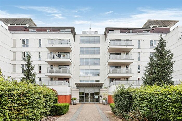 1 Bedroom Flat For Sale In Watkin Road, Leicester, LE2