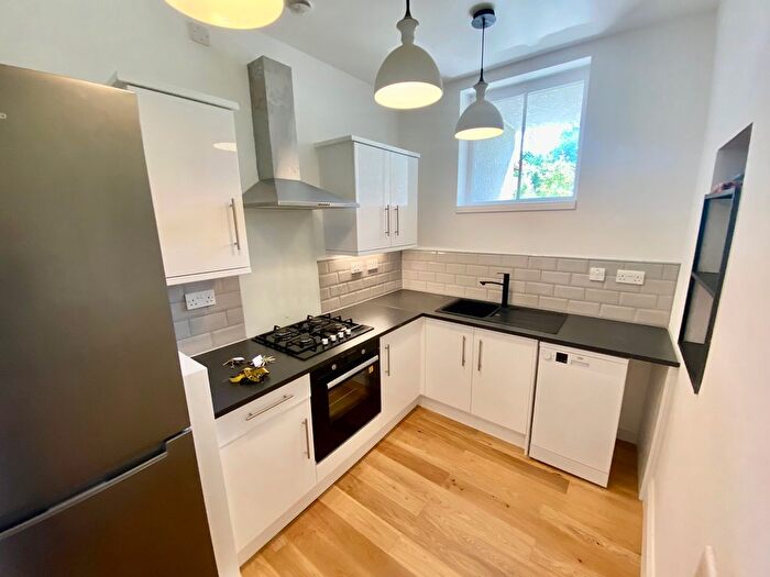 2 Bedroom Flat To Rent In Park Valley, Nottingham, NG7